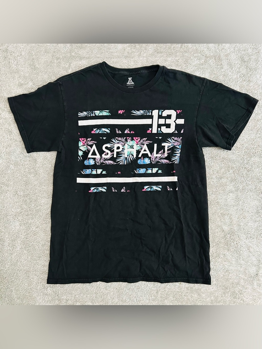 Vintage Asphalt Floral 13 Graphic T-Shirt – Men’s Medium